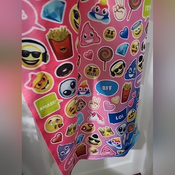 Top Trenz Emoji Bath/ Beach Microfiber Towel Large - Picture 5 of 7